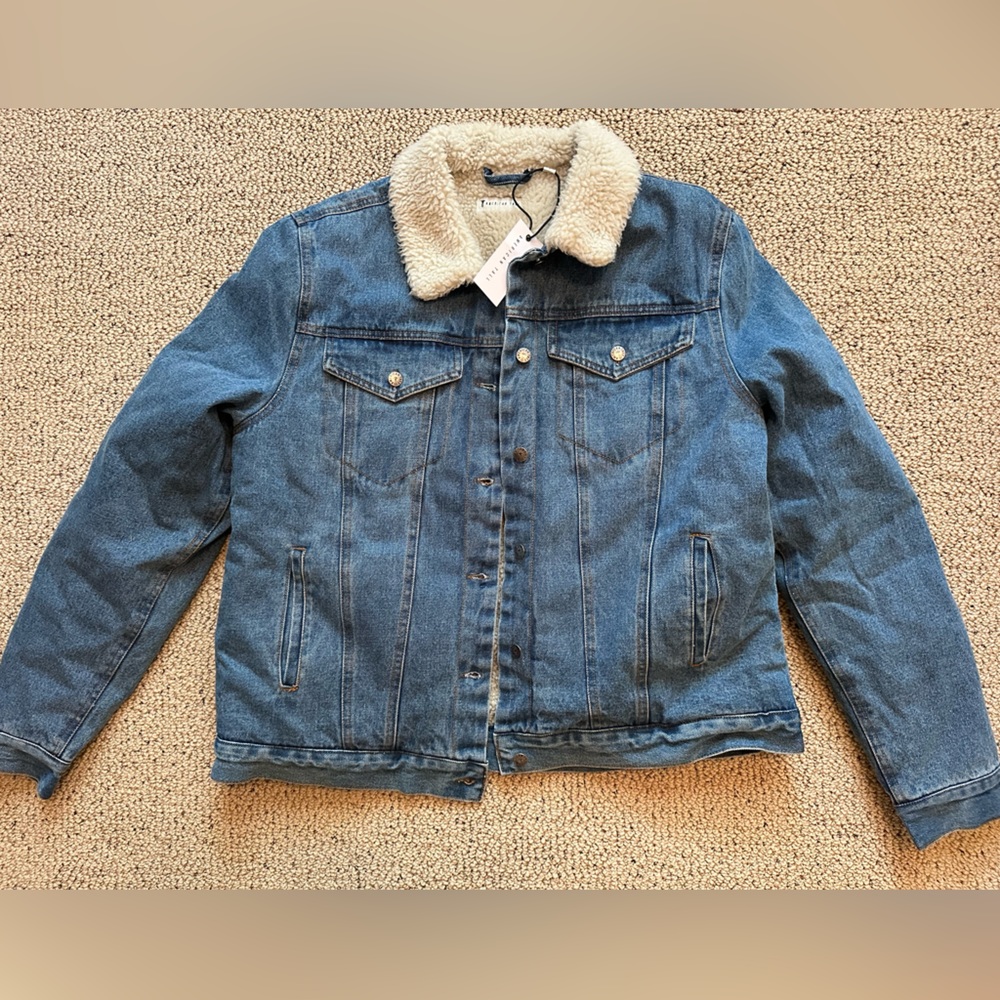 Jean jacket with fuzz on body, silky material on sleeves, XL tall!